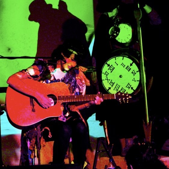 Yanira "Sueños y Relámpagos"